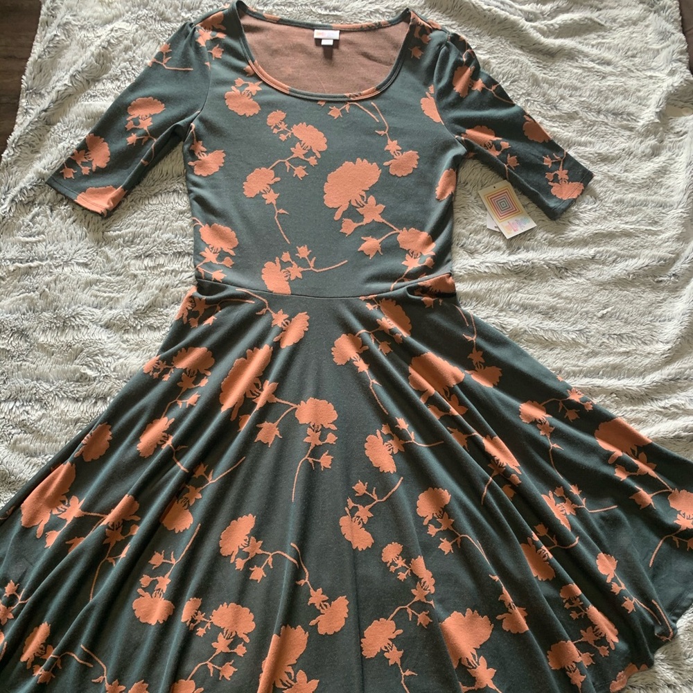 LuLaRoe Nicole Dress size L, NEW w/tags